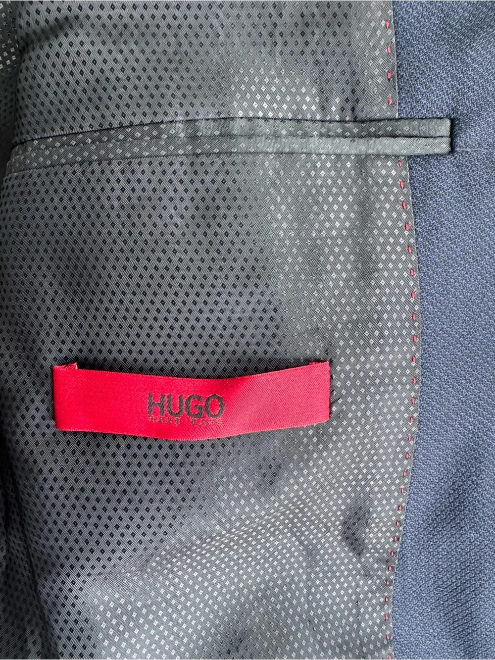 HUGO HUGO BOSS Navy Blue Wool Sport Coat Blazer 36S Two-Button Dual Vent Modern